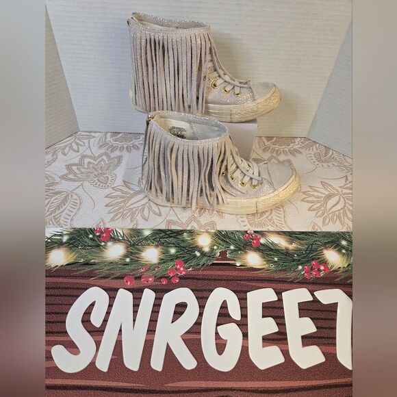 Converse Chuck Taylor All Star Shoes Womens Fringe Iridescent Hi Top 553021C NWD - Picture 3 of 7